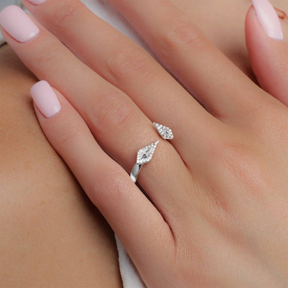 DIAMOND 18KT GOLD RING DR1W111