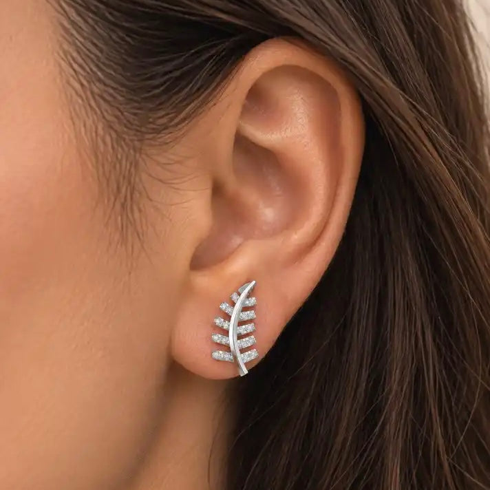 DIAMOND 18KT GOLD EARRING DE1W111