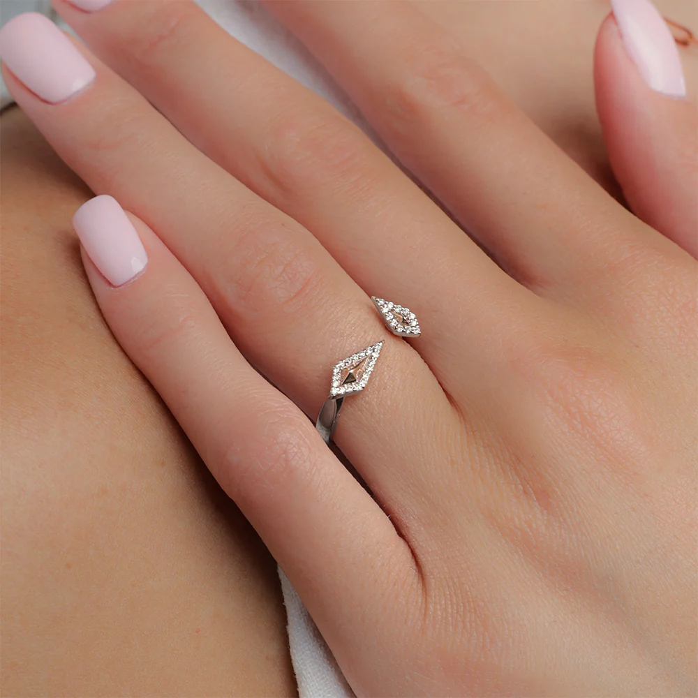 DIAMOND 18KT GOLD RING DR1W111