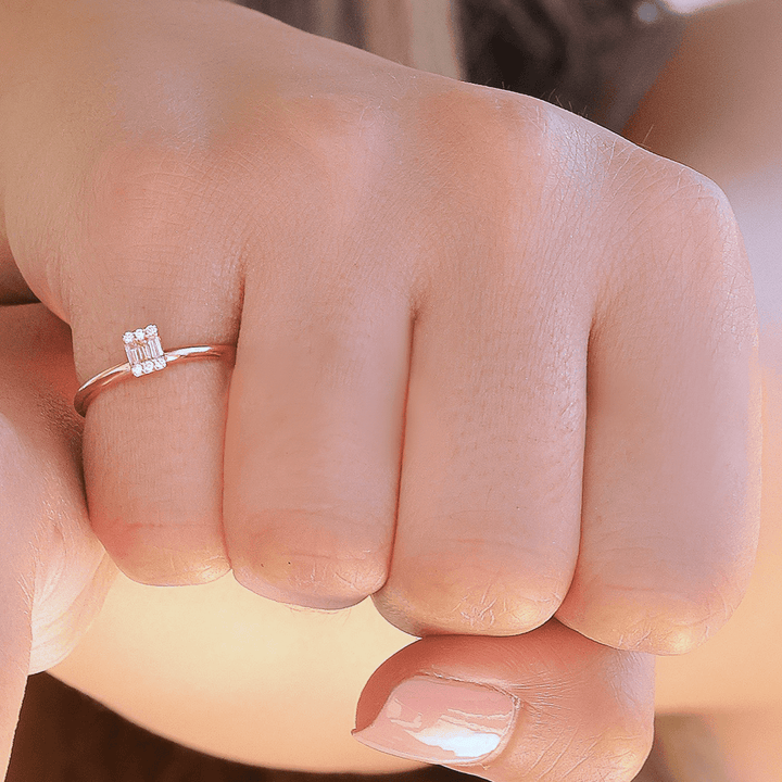 DIAMOND 18KT GOLD RING DR1P101